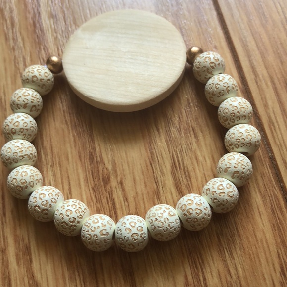 Leopard print stretch bracelet with customizable disc 1.5” disc- New - Picture 2 of 2